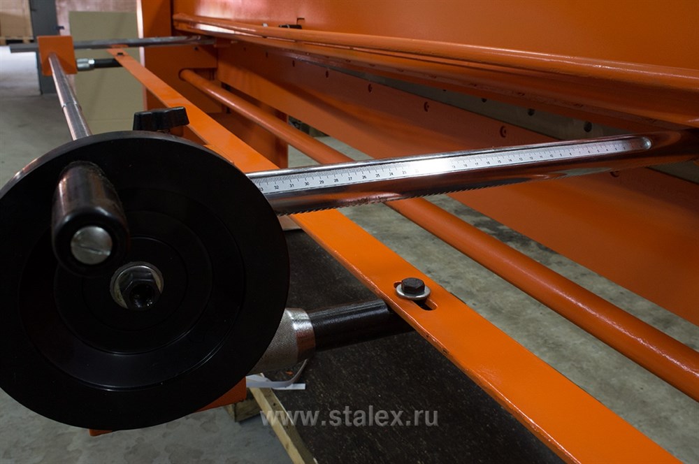 Фото 5 - Гильотина ручная STALEX Q01-1,5х1500.