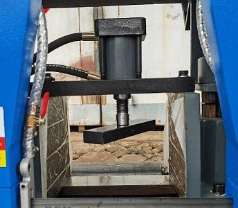 Фото 98 - MetalTec MBS 350/50 CH ленточнопильный станок для резки металла под углом 90°.