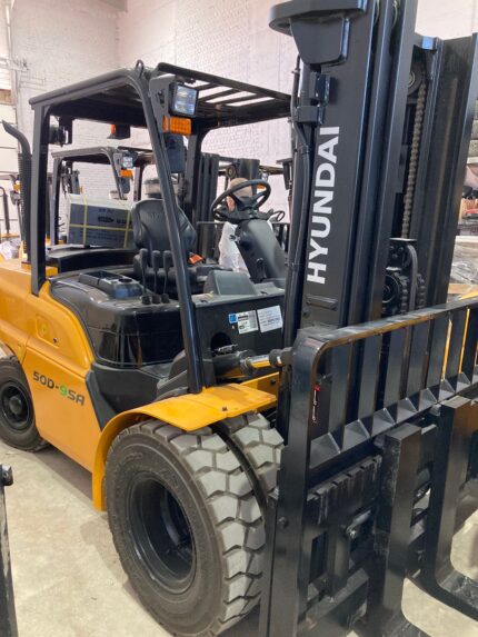 Фото 83 - Вилочный погрузчик Hyundai 50DA-9F.