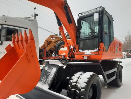 Фото 51 - Колёсный экскаватор Lonking CDM6150W.