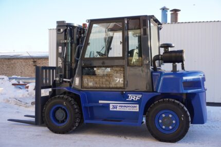 Фото 1 - Вилочный погрузчик TRF D70-4X.